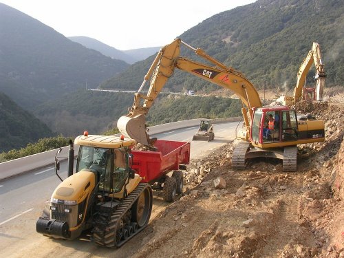 ﻿Réfection de chemin sur Bédarieux